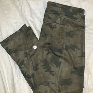 Size 6 Army LuluLemon Crops